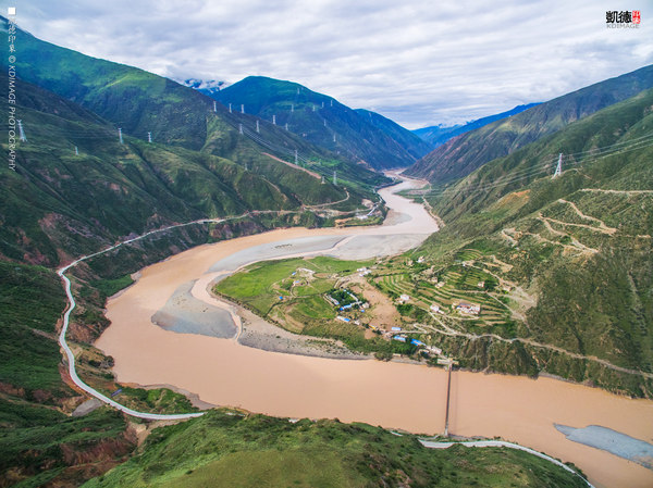 大象成视人3秒跳转视频