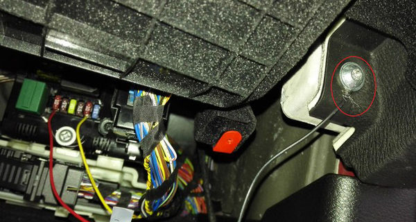 如何为宝马X3安装隐藏行车记录仪